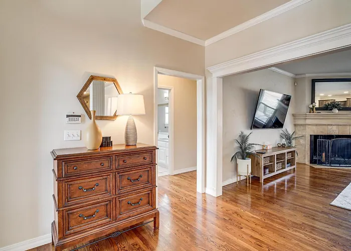 Holiday home Pet-friendly Escape W/ Private Hot Tub! Tulsa