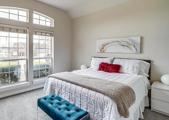 Pet-friendly Escape W/ Private Hot Tub! Holiday home Tulsa