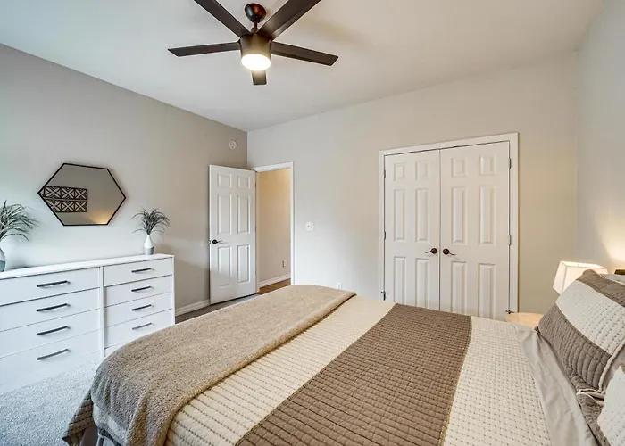 Pet-friendly Escape W/ Private Hot Tub! Tulsa