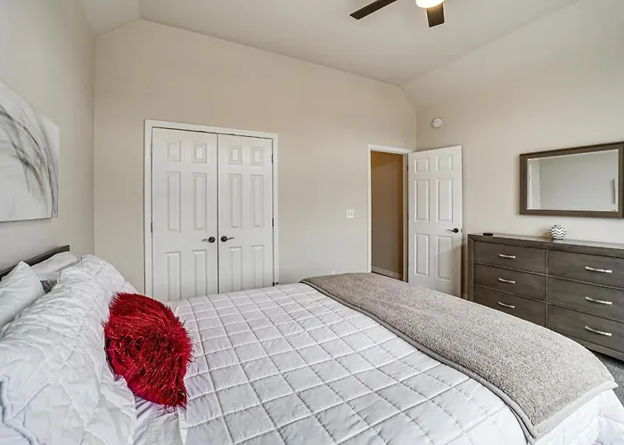 Holiday home Pet-friendly Escape W/ Private Hot Tub! *