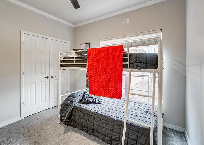 Pet-friendly Escape W/ Private Hot Tub!