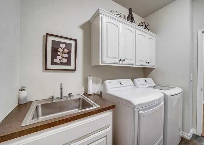 Сasa de vacaciones Pet-friendly Escape W/ Private Hot Tub! Tulsa