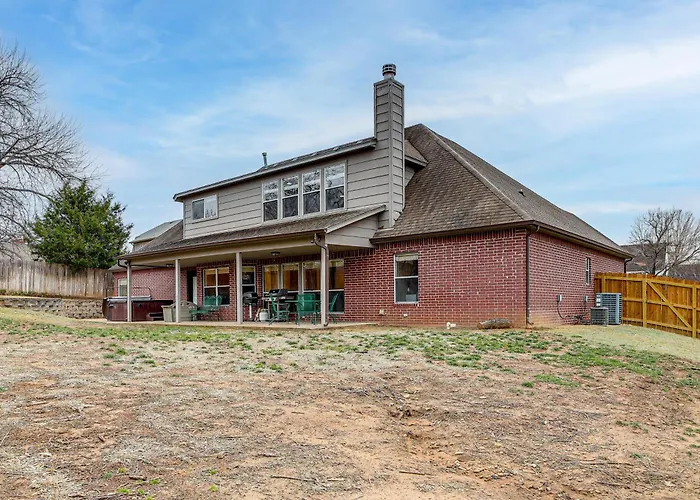 Pet-friendly Escape W/ Private Hot Tub! Tulsa