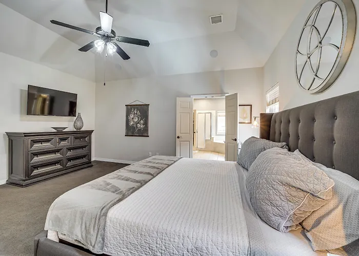 Pet-friendly Escape W/ Private Hot Tub! * Tulsa