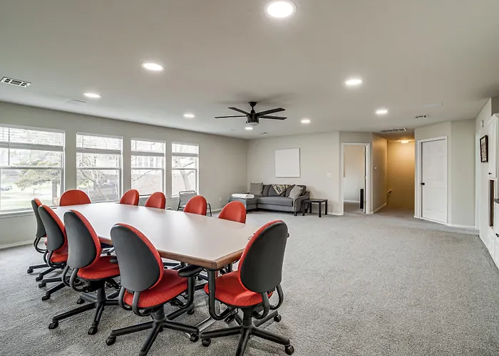 Pet-friendly Escape W/ Private Hot Tub! * Tulsa